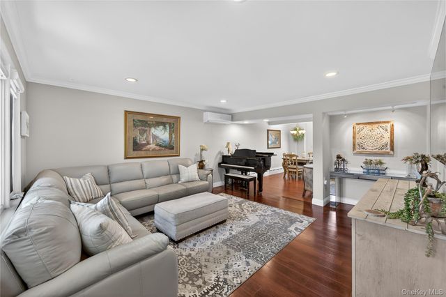 84 Wilson Boulevard, New Hyde Park, NY 11040