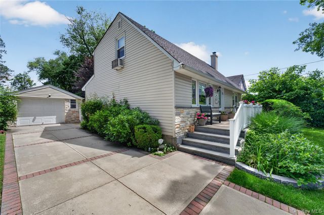 84 Wilson Boulevard, New Hyde Park, NY 11040