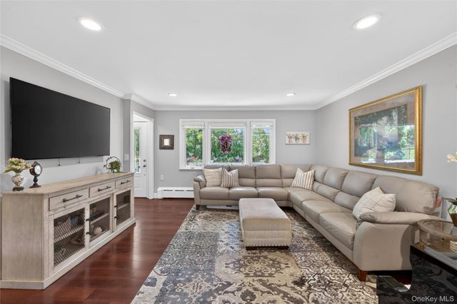 84 Wilson Boulevard, New Hyde Park, NY 11040
