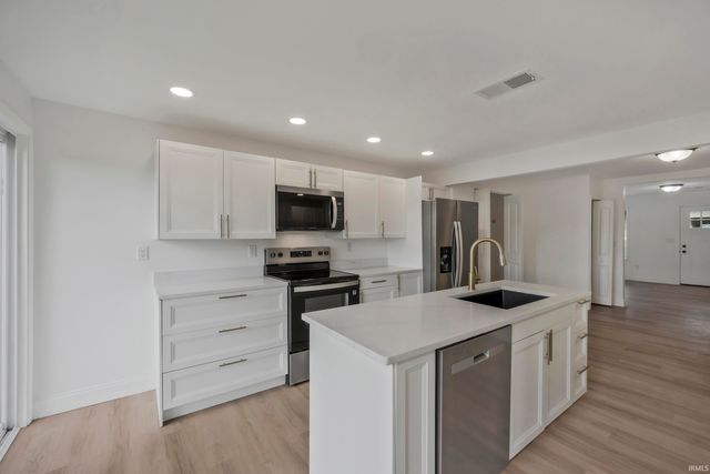 6500 Plainview Drive, Evansville, IN 47720