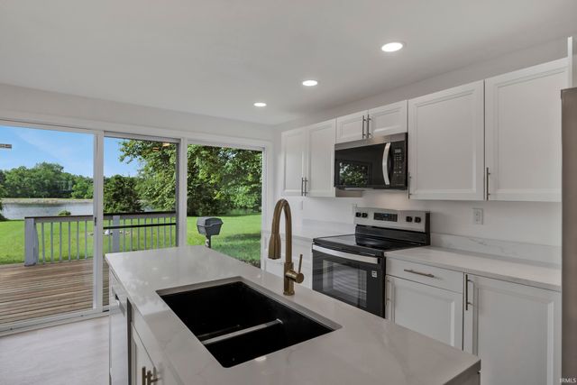 6500 Plainview Drive, Evansville, IN 47720