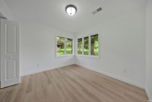6500 Plainview Drive, Evansville, IN 47720