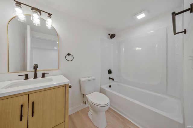 6500 Plainview Drive, Evansville, IN 47720