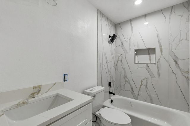 9238 Friendship Road, Houston, TX 77080