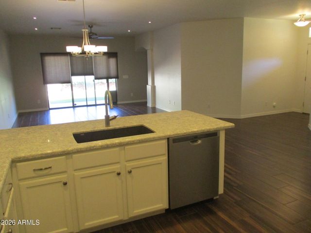 719 N TANGERINE Drive, Chandler, AZ 85226