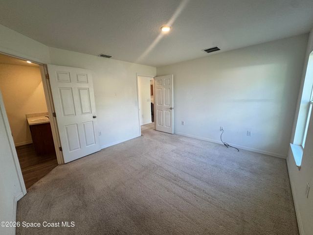 806 Trinidad Avenue SE, Palm Bay, FL 32909