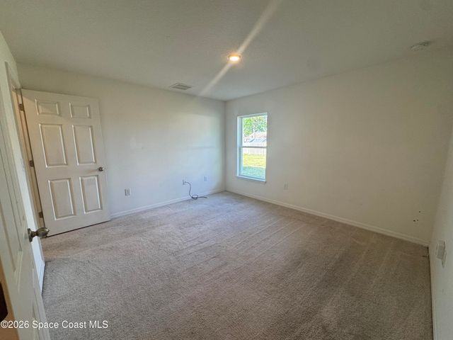 806 Trinidad Avenue SE, Palm Bay, FL 32909