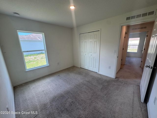 806 Trinidad Avenue SE, Palm Bay, FL 32909