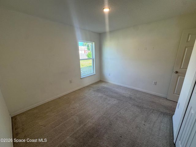 806 Trinidad Avenue SE, Palm Bay, FL 32909