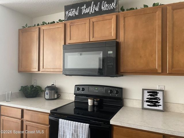 806 Trinidad Avenue SE, Palm Bay, FL 32909