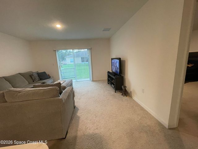 806 Trinidad Avenue SE, Palm Bay, FL 32909