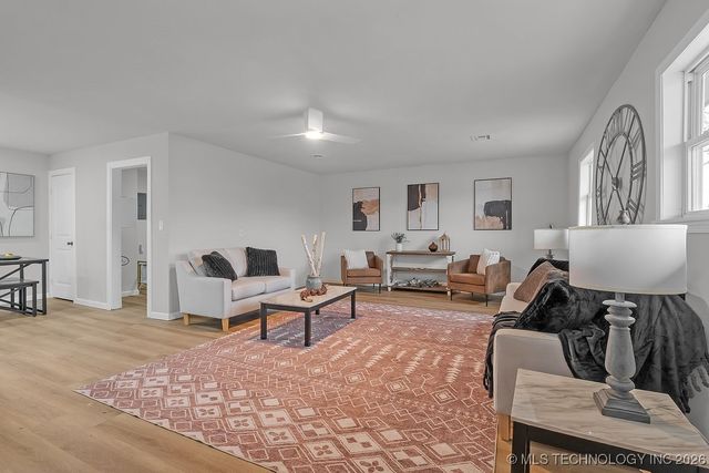 2124 S Main Street, Sapulpa, OK 74066