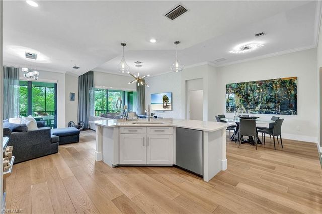 16356 Viansa WAY 201, Naples, FL 34110