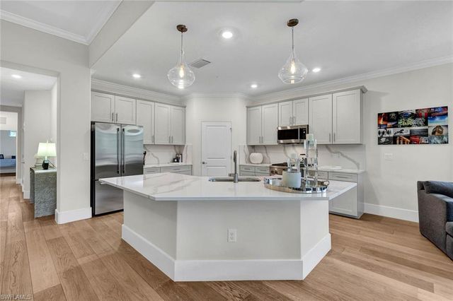16356 Viansa WAY 201, Naples, FL 34110