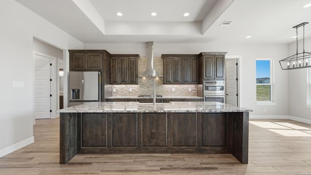125 VALLEY VIEW DR, La Vernia, TX 78121