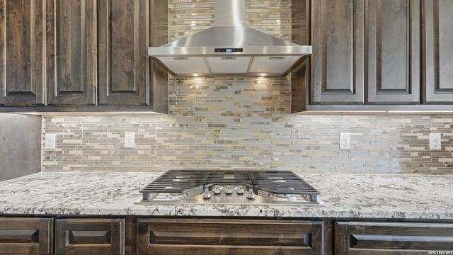125 VALLEY VIEW DR, La Vernia, TX 78121