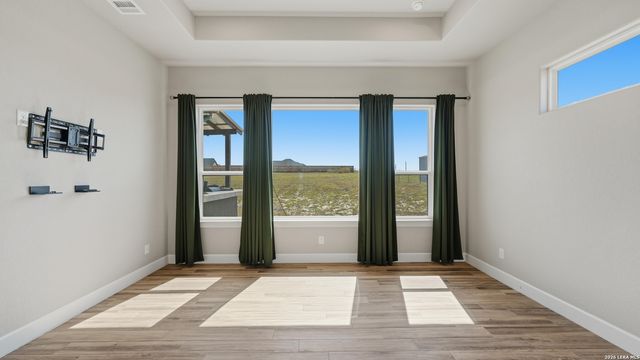 125 VALLEY VIEW DR, La Vernia, TX 78121