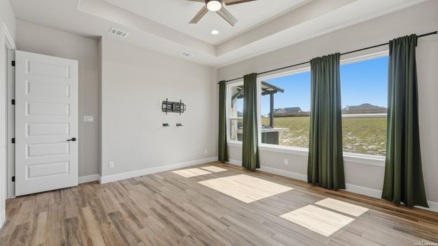 125 VALLEY VIEW DR, La Vernia, TX 78121