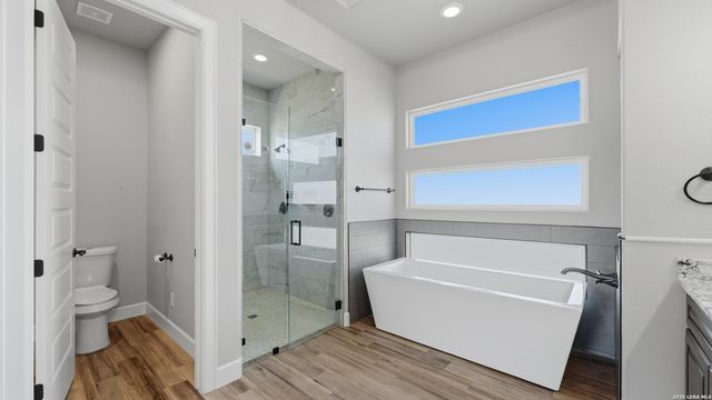125 VALLEY VIEW DR, La Vernia, TX 78121