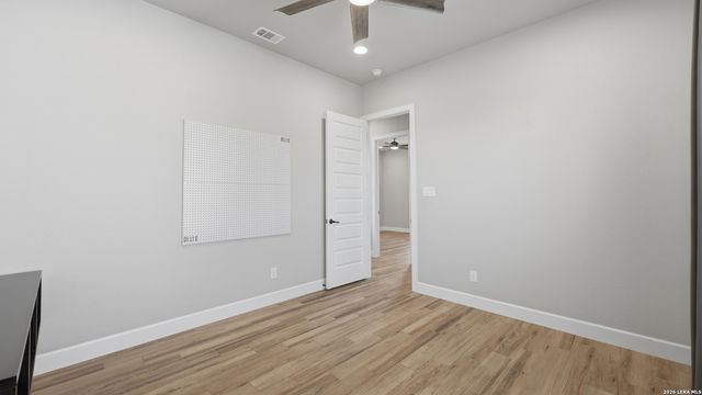 125 VALLEY VIEW DR, La Vernia, TX 78121