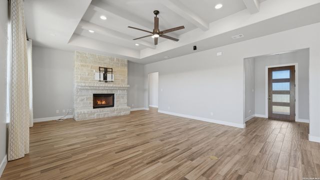 125 VALLEY VIEW DR, La Vernia, TX 78121