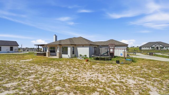 125 VALLEY VIEW DR, La Vernia, TX 78121