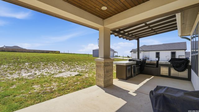 125 VALLEY VIEW DR, La Vernia, TX 78121