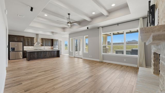 125 VALLEY VIEW DR, La Vernia, TX 78121