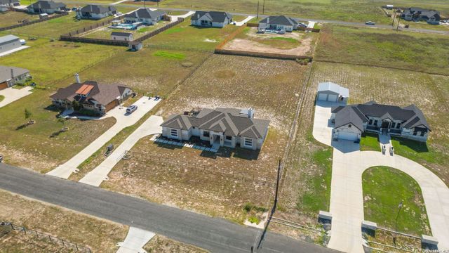 125 VALLEY VIEW DR, La Vernia, TX 78121
