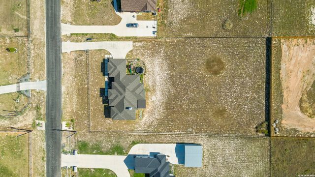 125 VALLEY VIEW DR, La Vernia, TX 78121