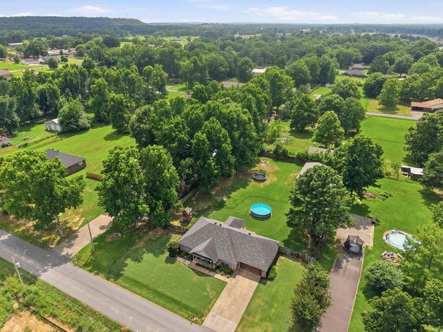 29 N Coker Road, Vilonia, AR 72173