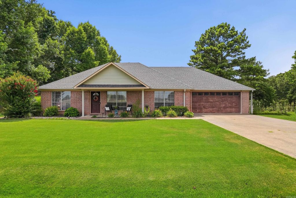 29 N Coker Road, Vilonia, AR 72173