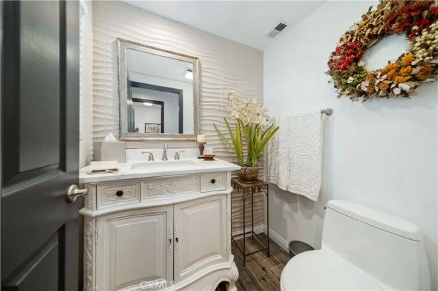 5919 County Oak Road, Woodland Hills, CA 91367