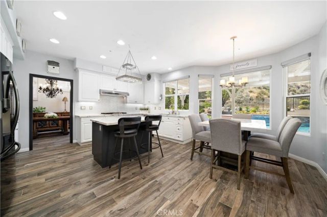 5919 County Oak Road, Woodland Hills, CA 91367