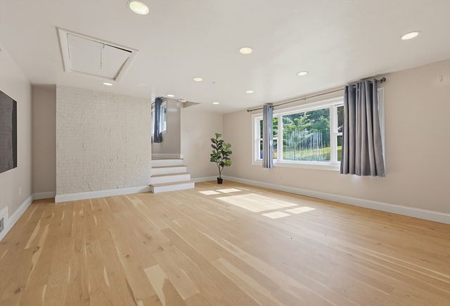 14 Lewis Rd, Randolph, MA 02368