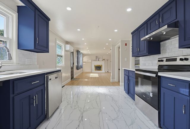 14 Lewis Rd, Randolph, MA 02368