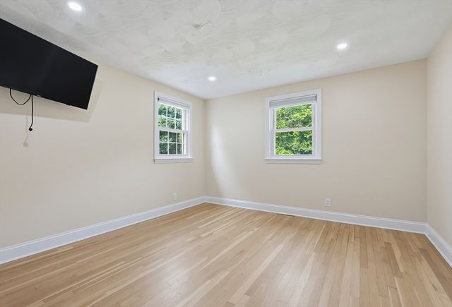 14 Lewis Rd, Randolph, MA 02368