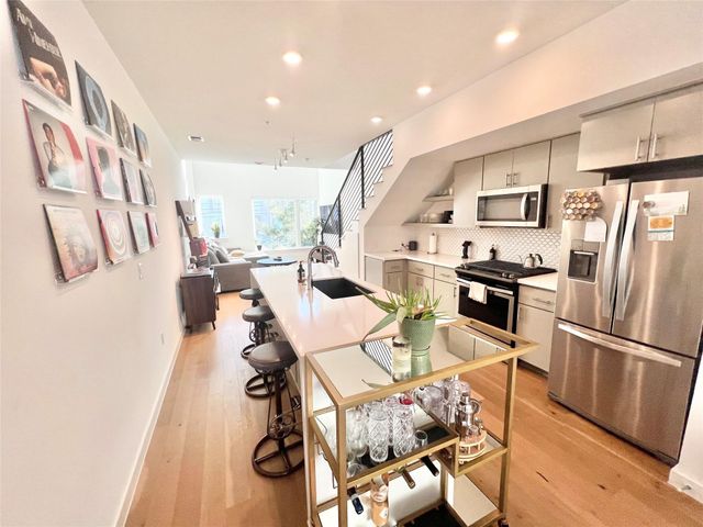 2002 E 7th ST 223, Austin, TX 78702