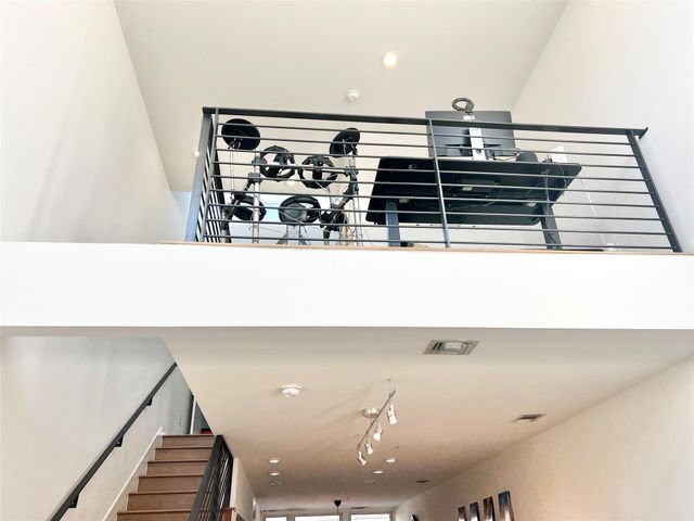 2002 E 7th ST 223, Austin, TX 78702