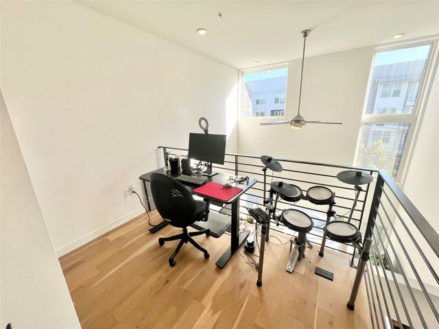 2002 E 7th ST 223, Austin, TX 78702