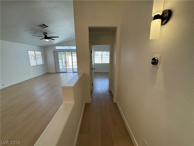 5534 Super Bowl Drive, Las Vegas, NV 89110