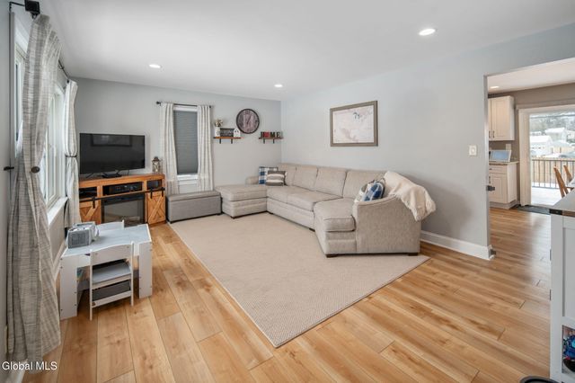 16 Forest Drive, Colonie, NY 12205