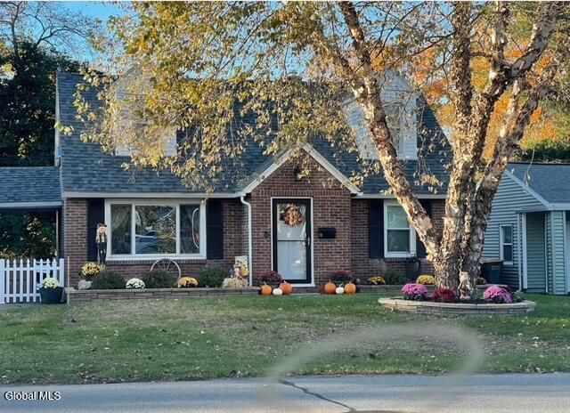 16 Forest Drive, Colonie, NY 12205