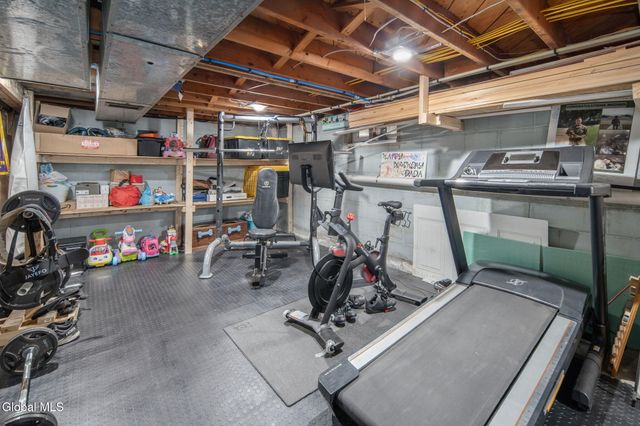 16 Forest Drive, Colonie, NY 12205