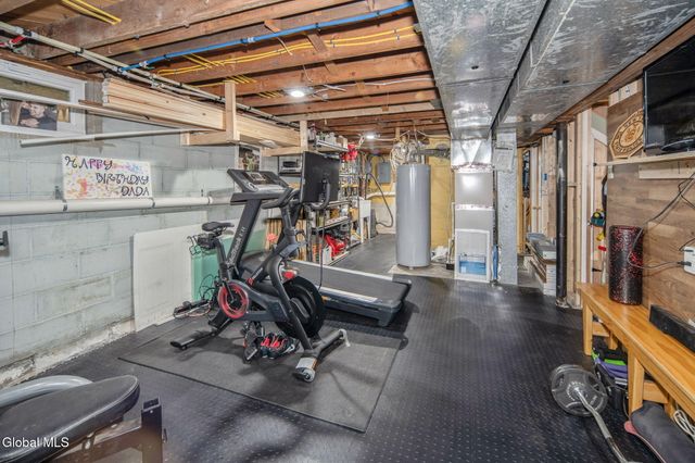 16 Forest Drive, Colonie, NY 12205