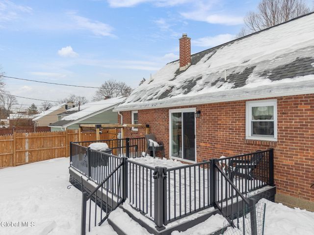 16 Forest Drive, Colonie, NY 12205