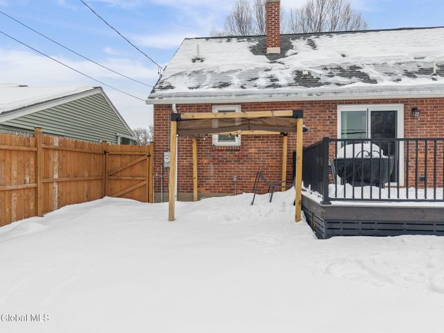 16 Forest Drive, Colonie, NY 12205