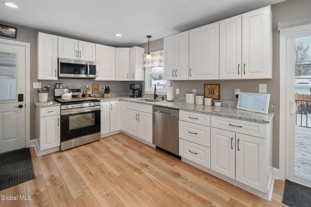 16 Forest Drive, Colonie, NY 12205