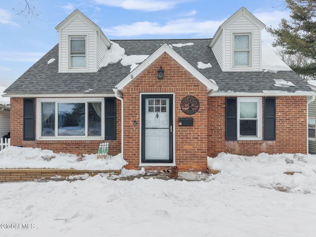 16 Forest Drive, Colonie, NY 12205