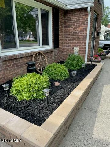 16 Forest Drive, Colonie, NY 12205